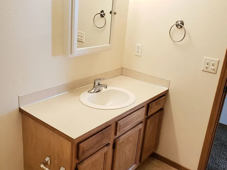 1105 N Western Ave — Photo 19