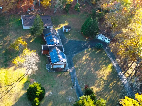 527 Casino Drive, Farmingdale, NJ 07727