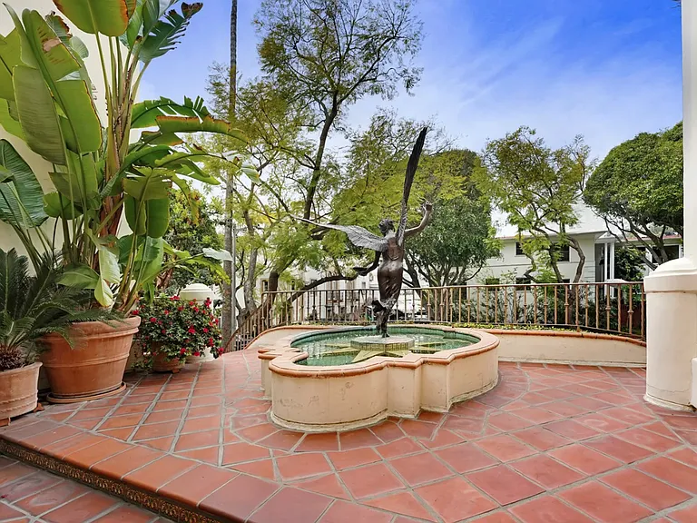 ISO - Isola Bella Townhomes — Photo 5