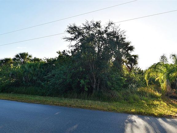 3rd image of 682 McDill Dr