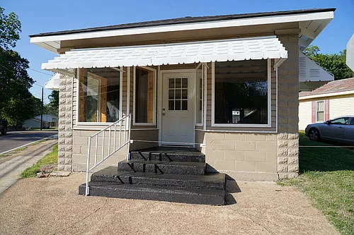 213 Lee St Photo 1