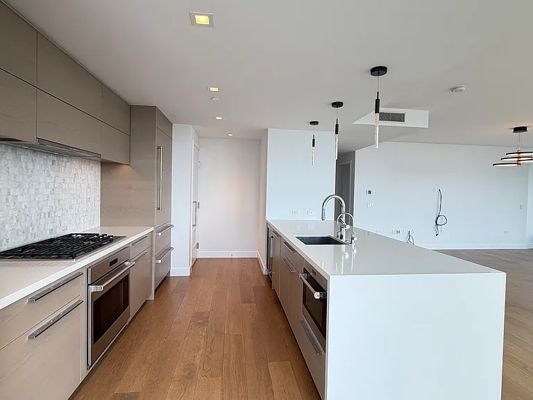 888 W East St #1504 — Photo 16