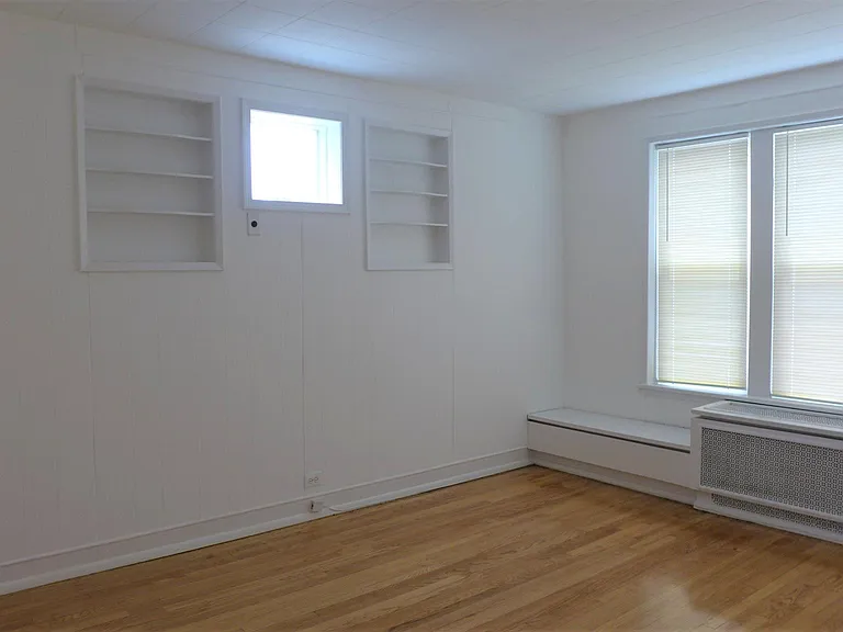 437 S Scoville Ave — Photo 2