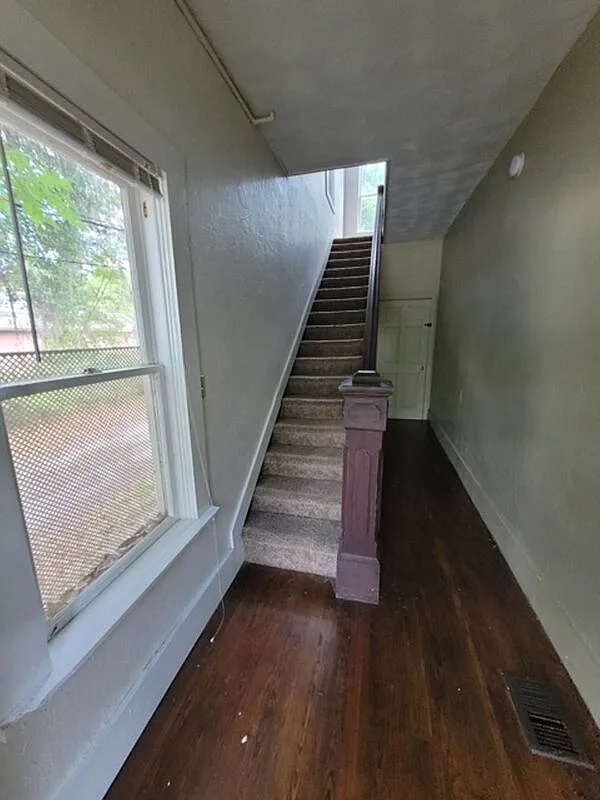 1 bed, 1.0 bath, 810 sqft, $1,325 — Photo 4