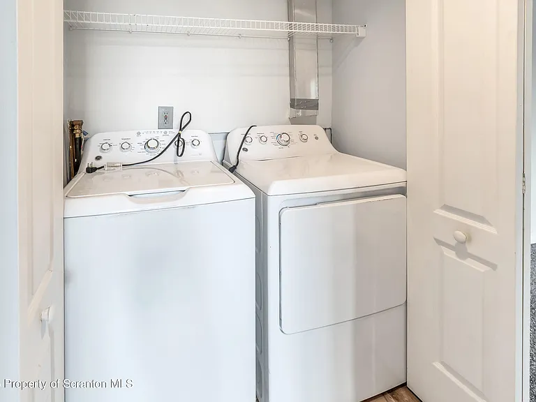 1711 Summit Point — Photo 8