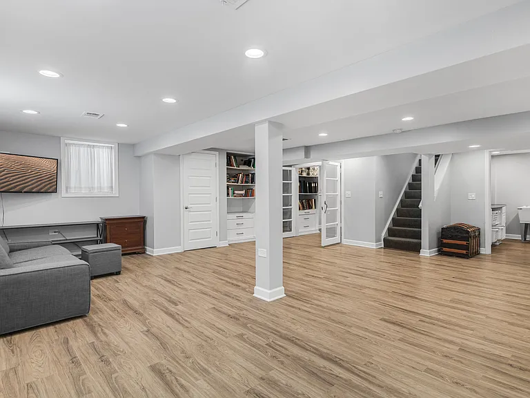 10813 Berkshire St — Photo 10