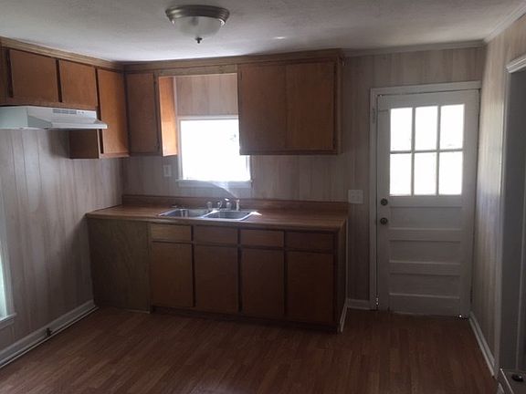 4th image of 2980 Ulm Rd