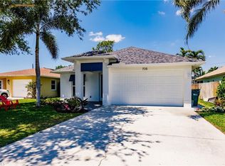 739 98th Ave N, Naples, FL 34108