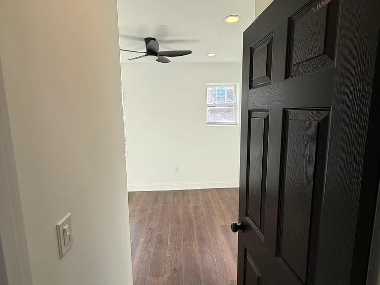 2609 E Monument St — Photo 21