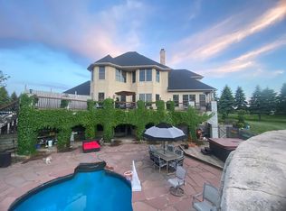 2007 Bull Ridge Dr, McHenry, IL 60050
