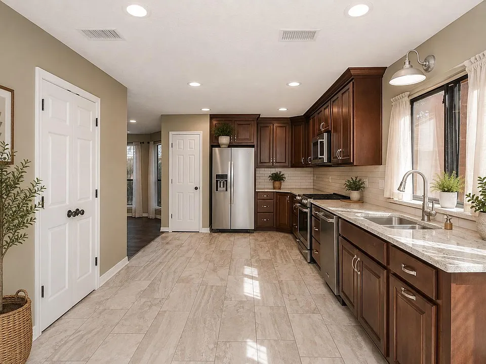 12518 Dolgo Dr