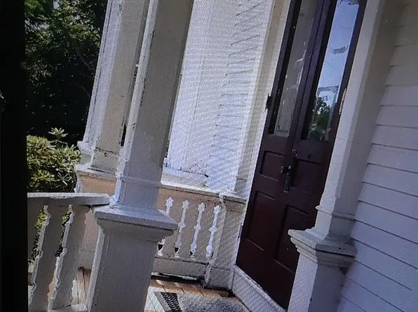 29 Bacon St, Warren, MA 01083