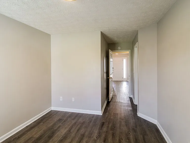 1810 Midcourt Way — Photo 9