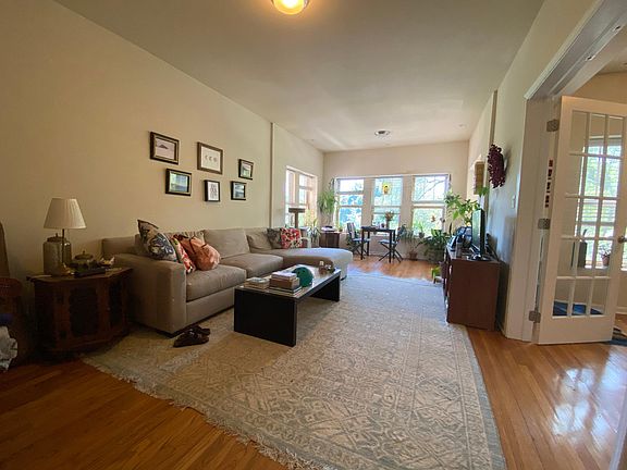 2nd image of 4748 S Greenwood Ave APT 3E