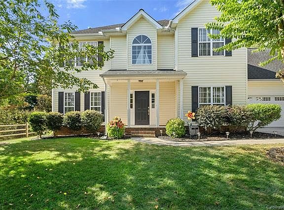 2nd image of 111 Nantucket Ct
