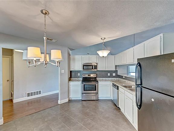 4th image of 1009 Seabrook Dr