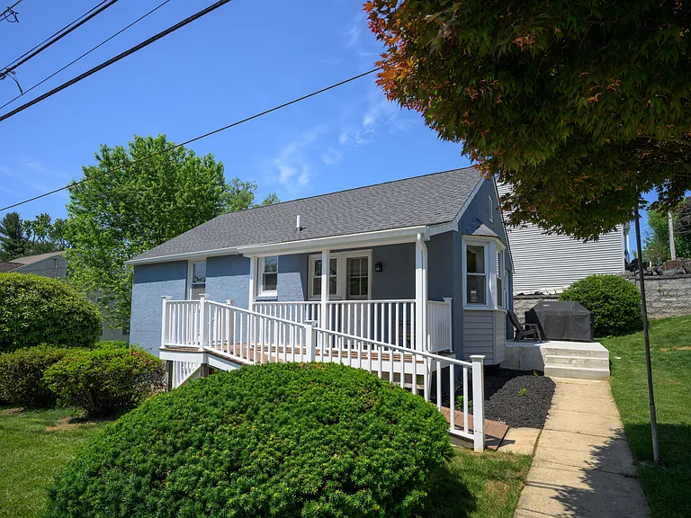 2518 Franklin Ave — Photo 21