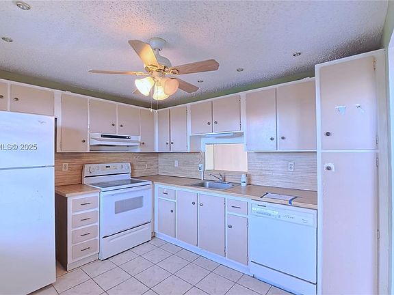3rd image of 111 SE 3rd Ave APT 502