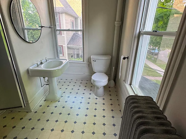 319 E Hewitt Ave #3 — Photo 3