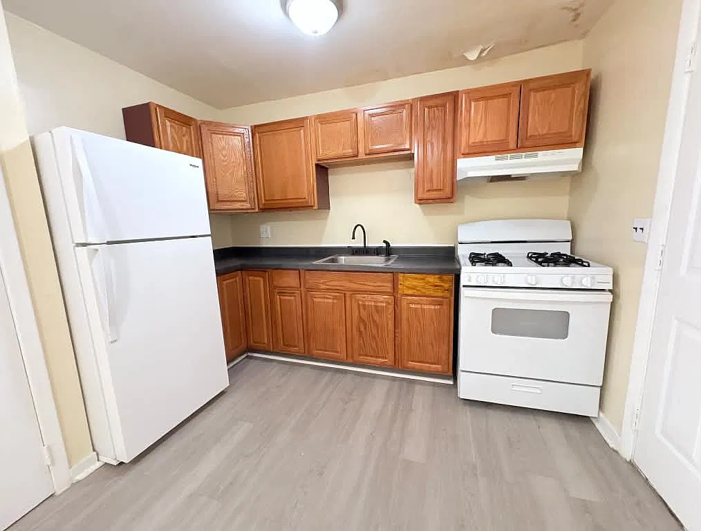 2 bed, $1,700 — Photo 4