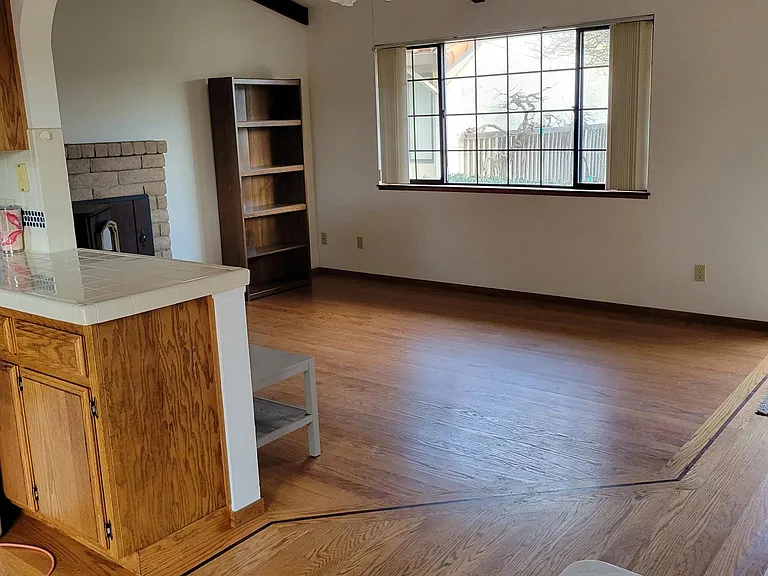 4964 Myrtle Dr — Photo 6