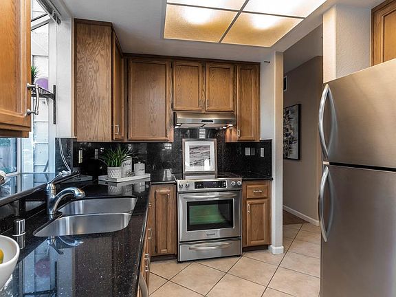 4th image of 421 Hillwood Ct #503