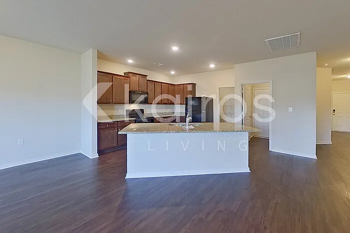 3 bed, 2.0 bath, 1662 sqft, $1,695 — Photo 4