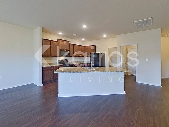 5th image of 10994 Lakeview Cir