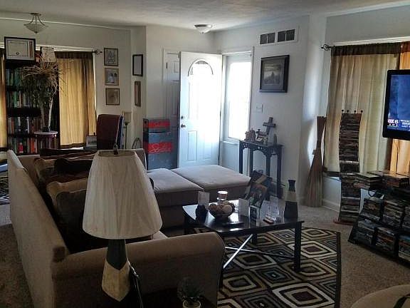 4th image of 5526 W Thurston Ave