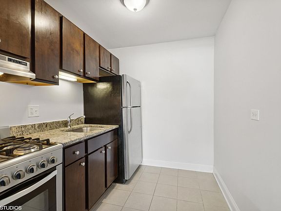 4th image of 5858 W Fullerton Ave APT 205
