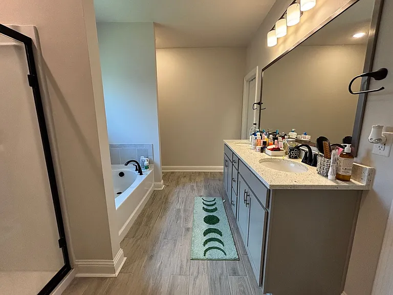 215 Norwell Ln — Photo 11