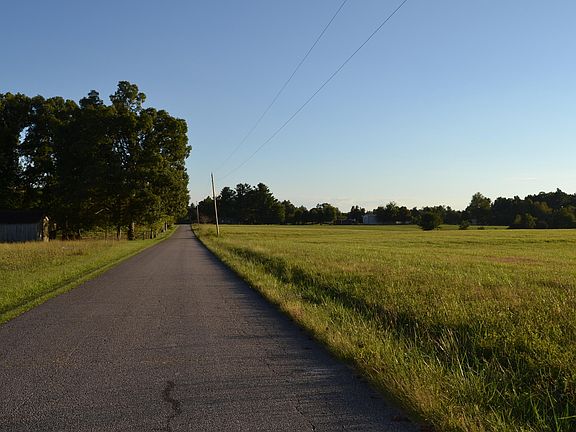 3rd image of 70 Highway N