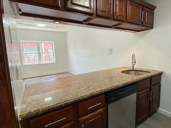 3rd image of 1981 Belmont Ave #2