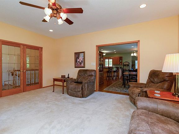 3rd image of 105 Lilliput Ln