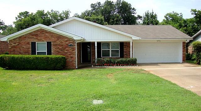 1st image of 1716 Brooks Dr