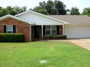 1716 Brooks Dr, Arlington, TX 76012