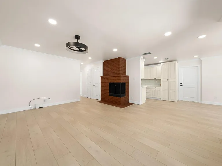 6120 Friendly Ct — Photo 14