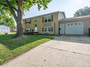 2380 Warwick Dr, Decatur, IL 62521