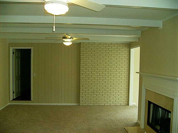 4th image of 2569 Beechwood Dr