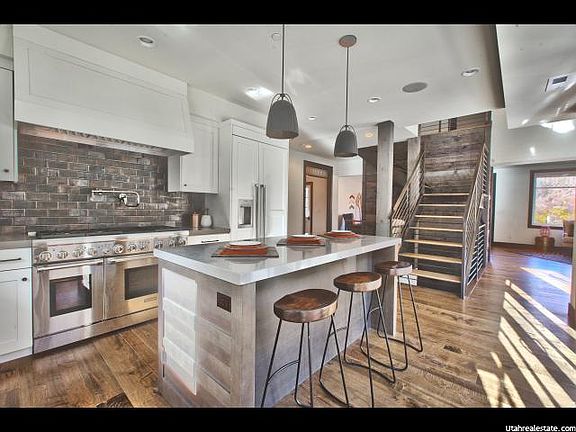 4th image of 1049 Park Ave