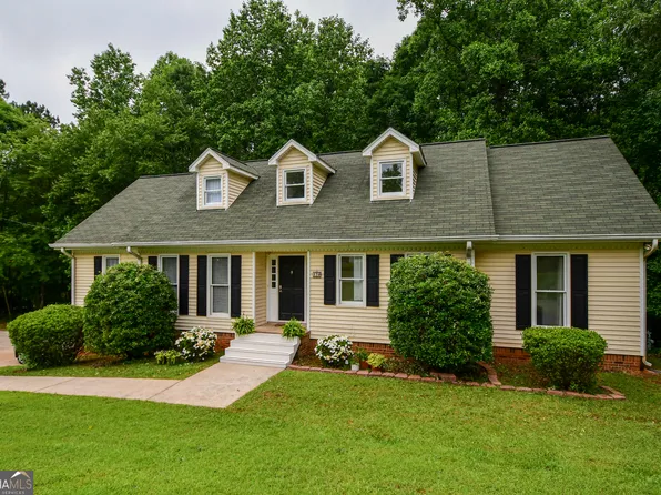 170 River Forest Dr, Fayetteville, GA 30214