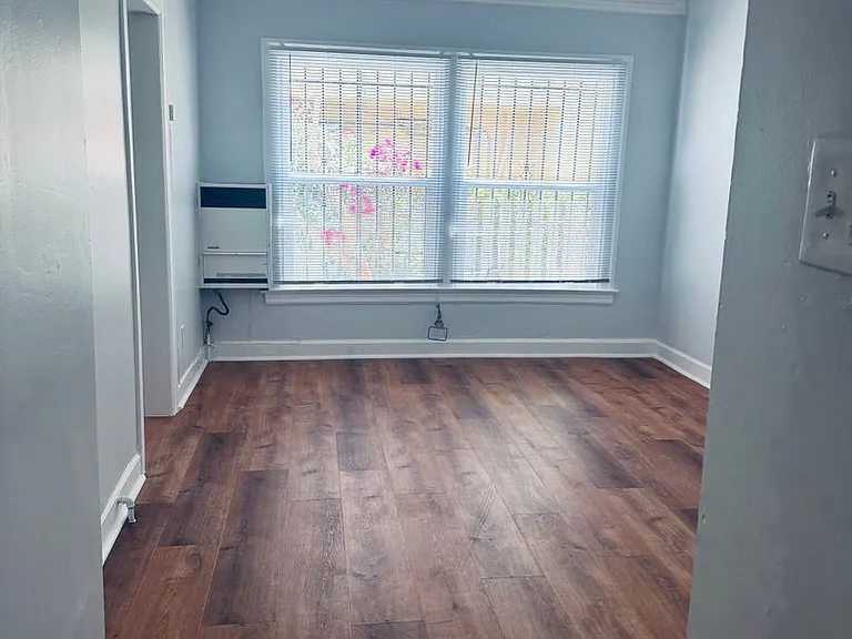 255 S Catalina St — Photo 26