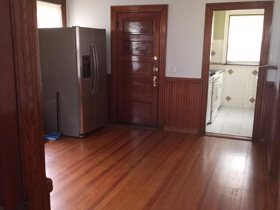 1st image of 59 Woodbine St Floor 1