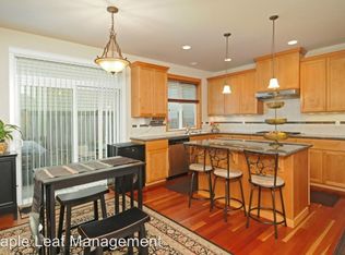7904 NE 195th St, Kenmore, WA 98028