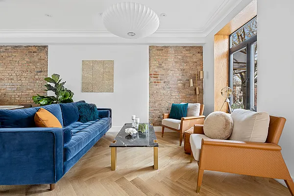 Sold by Compass | media 1