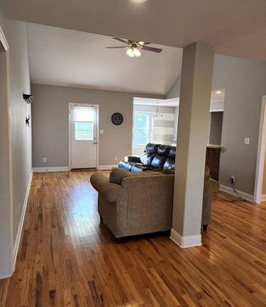 3rd image of 512 Farmway Dr SE
