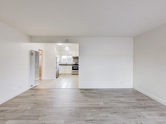 4th image of 118 Poplar Ave APT 4