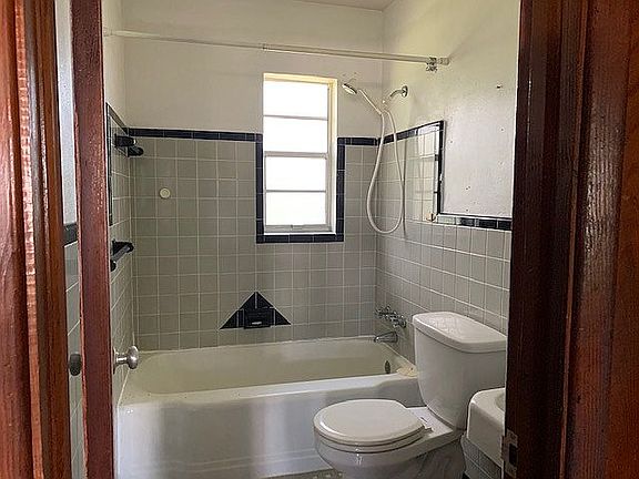 5th image of 3515 Kenilworth Blvd
