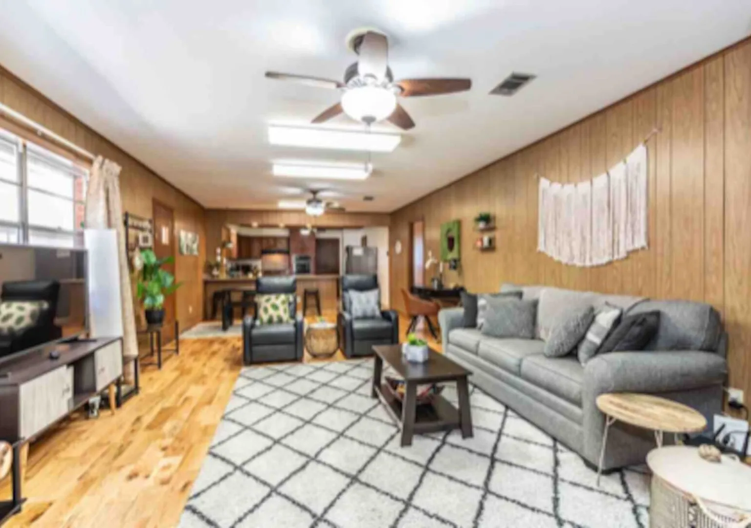 NOLA Retreat: 5-Bed Home with Carport in Safe Harahan — Photo 1