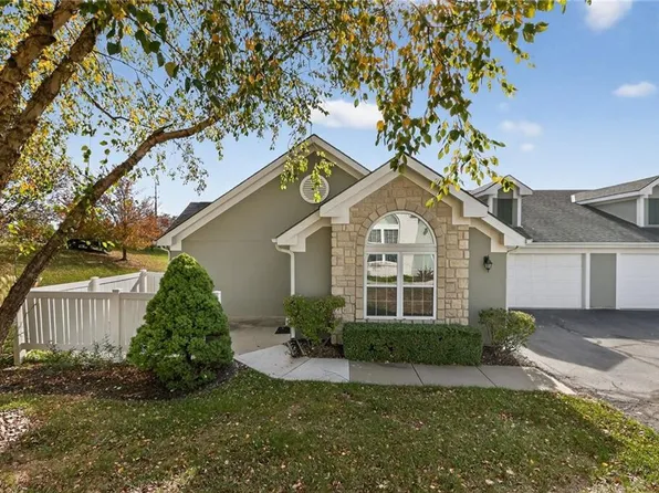 23136 W 71st Ter, Shawnee, KS 66227